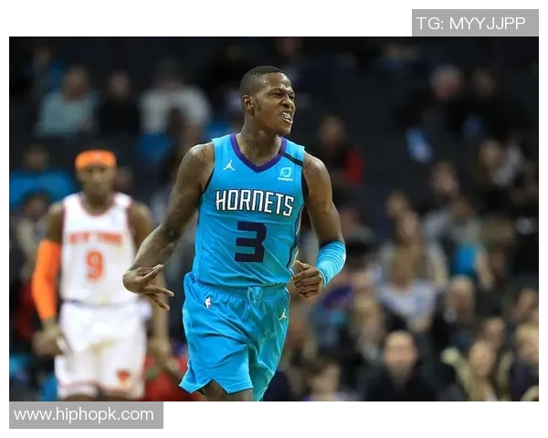 火箭逆转黄蜂，保持不败势头